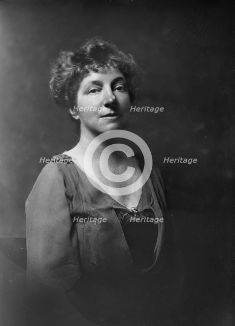 Mrs. George Moffett, portrait photograph, 1919 Oct. 18. Creator: Arnold Genthe.