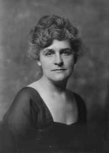 Mrs. George Orvis, portrait photograph, 1918 Mar. 21. Creator: Arnold Genthe