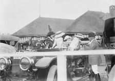 Mrs. G.H. Kinnicutt, Miss Mellen, Austin Nichols, between c1910 and c1915. Creator: Bain News Service