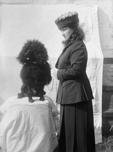Mrs Goff - Dog Show, 1915. Creator: Harris & Ewing