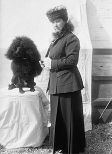 Mrs Goff - Dog Show, 1915. Creator: Harris & Ewing