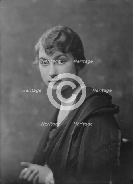 Mrs. H.C. Carr, portrait photograph, 1917 Dec. 15. Creator: Arnold Genthe.