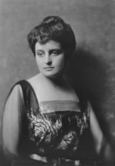 Mrs. H.C. Dodge, portrait photograph, 1917 Nov. 21. Creator: Arnold Genthe