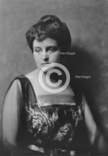 Mrs. H.C. Dodge, portrait photograph, 1917 Nov. 21. Creator: Arnold Genthe.