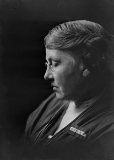 Mrs. H.L. Scott, portrait photograph, 1919 July 2. Creator: Arnold Genthe