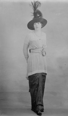 Mrs. H. Lyndhurst Bruce, between c1910 and c1920. Creator: Bain News Service