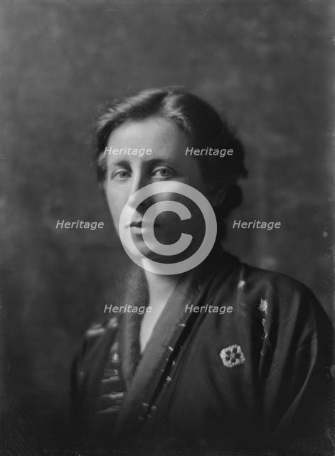 Mrs. Hans Zinsser, portrait photograph, 1918 Mar. 26. Creator: Arnold Genthe.