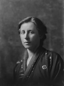 Mrs. Hans Zinsser, portrait photograph, 1918 Mar. 26. Creator: Arnold Genthe