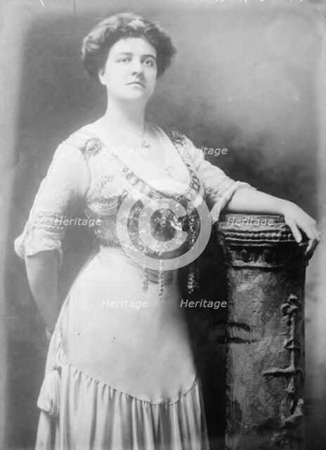 Mrs. Harry Coudrey, 1910. Creator: Bain News Service.