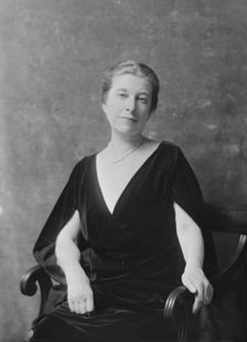 Mrs. Howard O. Sturges, portrait photograph, 1918 Mar. or Apr. Creator: Arnold Genthe