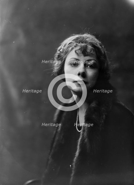 Mrs. Inez Thomas, portrait photograph, 1919 June 19. Creator: Arnold Genthe.