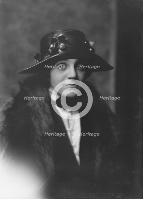 Mrs. J.A. Wise, (formerly Mrs. M. Stern), portrait photograph, 1918 Feb. 14. Creator: Arnold Genthe.