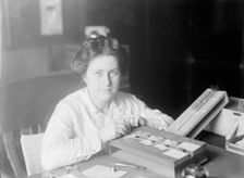 Mrs. J.C. Crawford of Smithsonian, 1914. Creator: Harris & Ewing