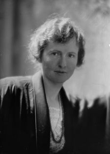 Mrs. J.E. Thompson, portrait photograph, 1919 May 29. Creator: Arnold Genthe