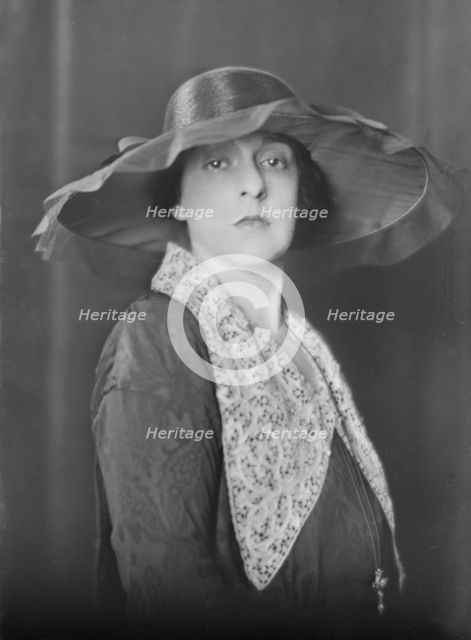 Mrs. J.E. Zanetti, portrait photograph, 1918 July 1. Creator: Arnold Genthe.