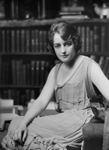 Mrs. J. Schoonmaker, portrait photograph, 1919 Oct. 16. Creator: Arnold Genthe