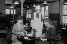 Mrs. J. Ward & Mrs. Jay Gould, 1918. Creator: Bain News Service