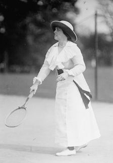 Mrs. J. Upshur Morehead, 1913. Creator: Harris & Ewing