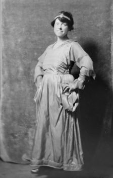 Mrs. Jack London, portrait photograph, 1918 Feb. 11. Creator: Arnold Genthe