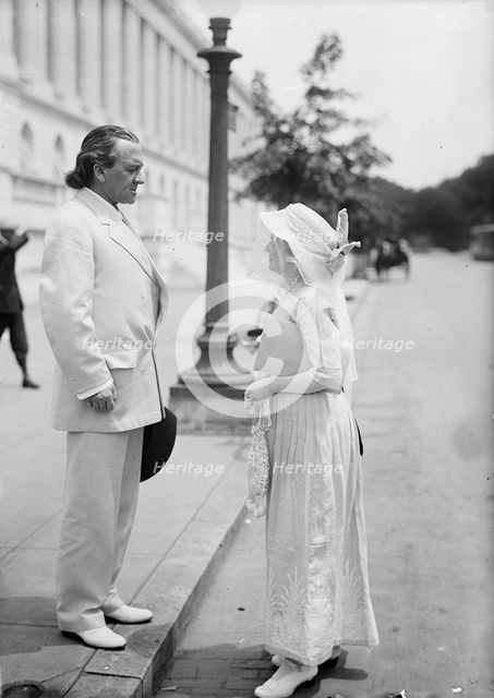 Mrs. James B. Longstreet with Sen. Vardaman, 1913. Creator: Harris & Ewing.