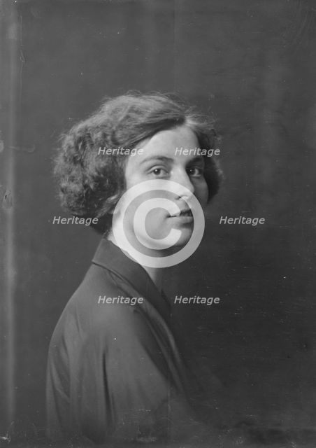 Mrs. John A. Logan, portrait photograph, 1918 Aug. 14. Creator: Arnold Genthe.