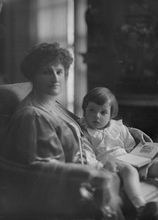 Mrs. John D. Rockefeller Jr and son David, portrait photograph, 1919 Mar. 18. Creator: Arnold Genthe