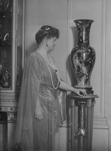 Mrs. John D. Rockefeller, portrait photograph, 1919 Mar. 18. Creator: Arnold Genthe
