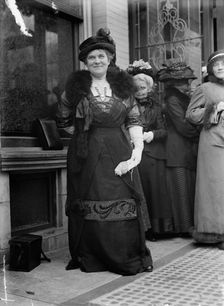 Mrs. Josephus Daniels - Mrs. Woodrow Wilson First Breakfast, 1913. Creator: Harris & Ewing