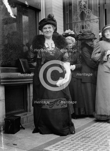 Mrs. Josephus Daniels - Mrs. Woodrow Wilson First Breakfast, 1913. Creator: Harris & Ewing.