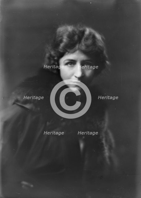 Mrs. K.L. Spaeth, portrait photograph, 1919 Oct. 2. Creator: Arnold Genthe.