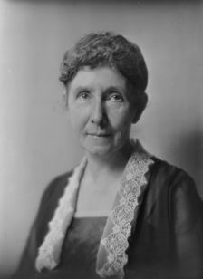 Mrs. L.A. Kimberley, (Commander Kimberley), portrait photograph, 1918 July 2 or 5. Creator: Arnold Genthe