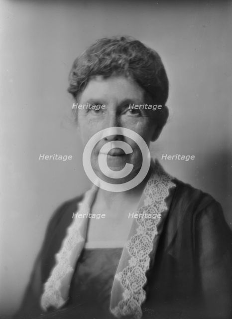 Mrs. L.A. Kimberley, (Commander Kimberley), portrait photograph, 1918 July 2 or 5. Creator: Arnold Genthe.