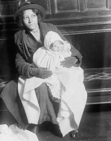 Mrs. L.M. Riley and Emilie, between c1915 and c1920. Creator: Bain News Service