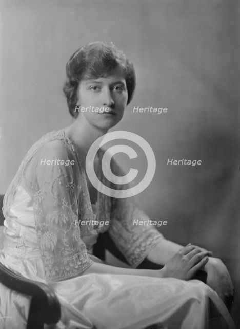 Mrs. L.R. Burch, portrait photograph, 1919 Feb. Creator: Arnold Genthe.