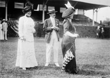 Mrs. Leroy Andrews and Mrs. R.E.L. Mordecai, between c1910 and c1915. Creator: Bain News Service