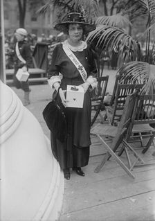 Mrs. Lounsbery Perry, 1918. Creator: Bain News Service
