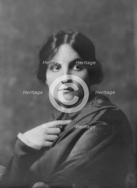 Mrs. Parker Hooper, portrait photograph, 1918 May 14. Creator: Arnold Genthe.