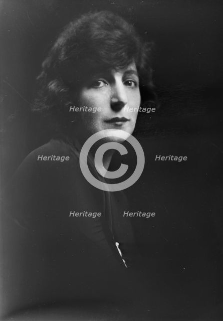 Mrs.Pollock, portrait photograph, 1919 Oct. 30. Creator: Arnold Genthe.