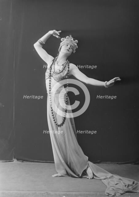 Mrs. Russell, 1919 Mar. 8. Creator: Arnold Genthe.