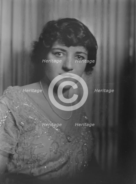 Mrs. Ruth Frances Miller, portrait photograph, 1918 July 13. Creator: Arnold Genthe.