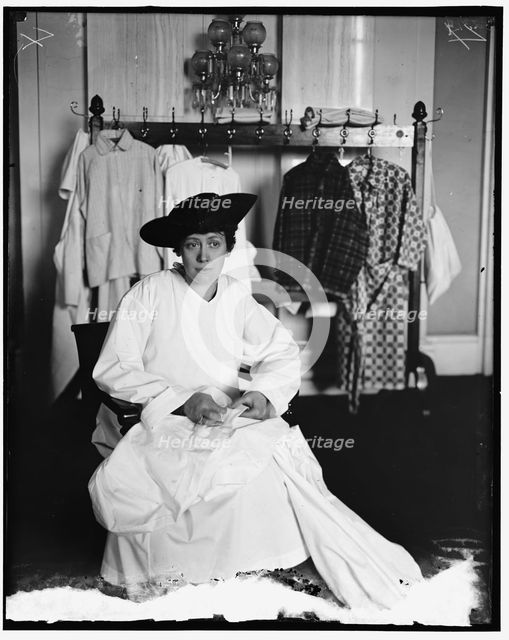 Mrs. Ralph Gallinger, between 1910 and 1920. Creator: Harris & Ewing.