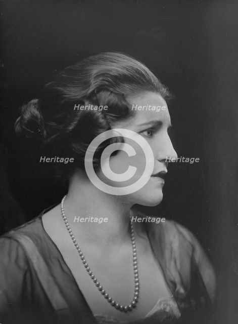 Mrs. Raymond Belmont, portrait photograph, 1918 Dec. 30. Creator: Arnold Genthe.