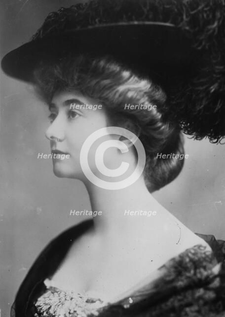 Mrs. Reginald Ronalds, 1910. Creator: Bain News Service.