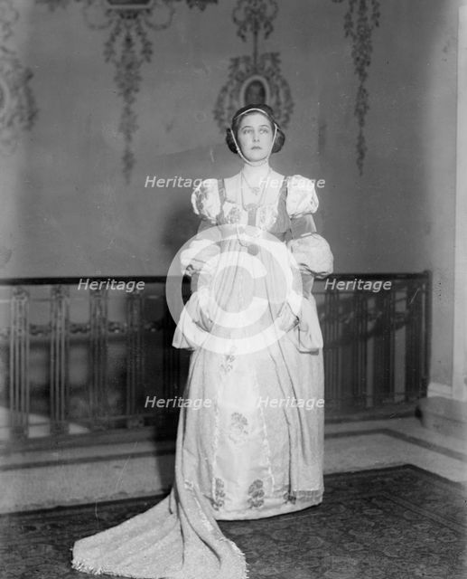 Mrs. Rob't Warwick, 1914. Creator: Bain News Service.