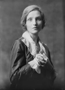 Mrs. Robbins Russell, portrait photograph, 1918 May 17. Creator: Arnold Genthe