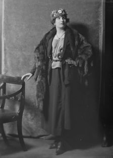 Mrs. S. Reilly, portrait photograph, 1918 Mar. 4. Creator: Arnold Genthe