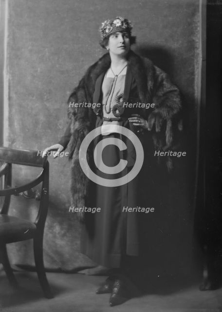 Mrs. S. Reilly, portrait photograph, 1918 Mar. 4. Creator: Arnold Genthe.