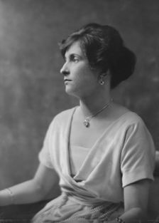 Mrs. S. Reilly, portrait photograph, 1918 Mar. 4. Creator: Arnold Genthe