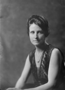 Mrs. Stehr, portrait photograph, 1919 Apr. 18. Creator: Arnold Genthe