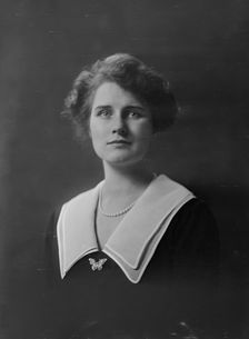 Mrs. Steven C. Clark, portrait photograph, 1918 Dec. 30. Creator: Arnold Genthe